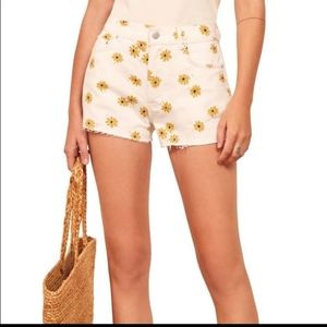 REFORMATION WHITE JEAN SHORTS, FLOWER PRINT